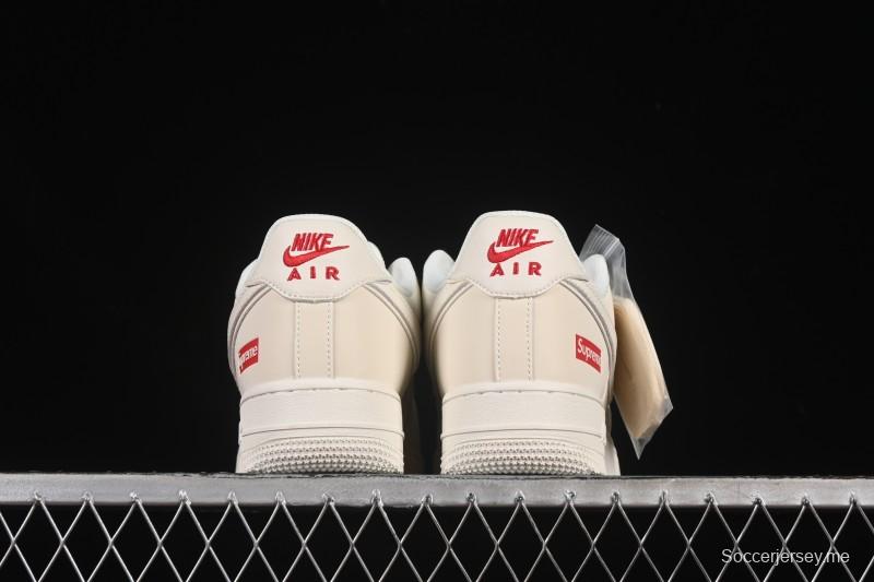 حذاء نايك اير فورس 1 '07 منخفض سوبريم سوبريم سنيكرز من نايك باللون البيج متعدد الاستخدامات - CS5288-011