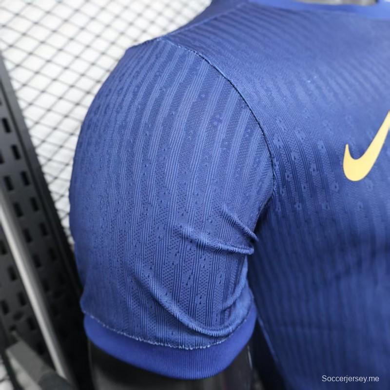 إصدار اللاعب 25/26 قميص برشلونة أزرق مع قميص مخطط قطري باللونين الأحمر والأزرق الفاتح