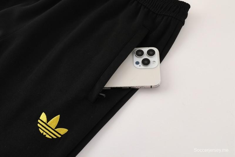 25/26 يوفنتوس جاكيت بغطاء أسود بغطاء أسود بسحاب كامل + بنطلون طويل