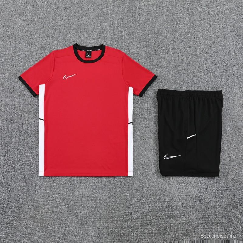 2025 قميص قصير الأكمام أحمر من NIKE 2025 + شورت قصير الأكمام