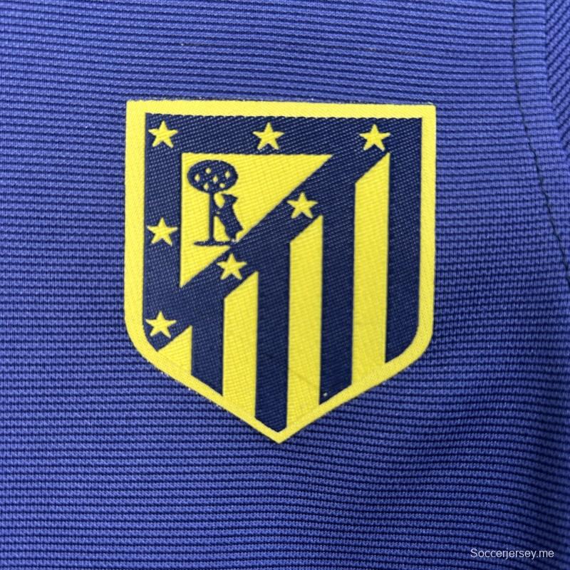 25/26 قميص أتليتكو مدريد للأطفال بمقاس 16-28 خارج ملعبه