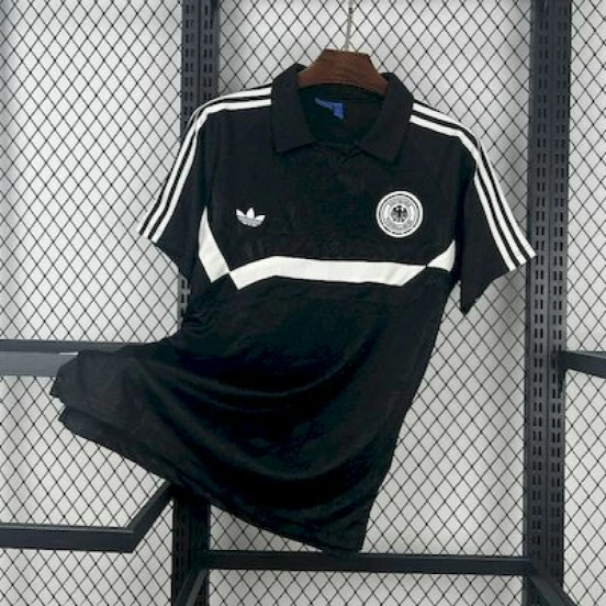 1988/90 قميص منتخب ألمانيا الرجعي ذهاباً وإياباً