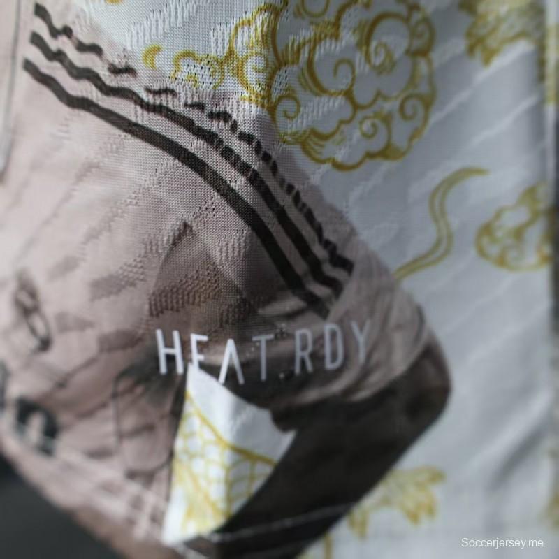 إصدار اللاعب 25/26 قميص ريال مدريد أبيض بنقشة التنين الذهبي