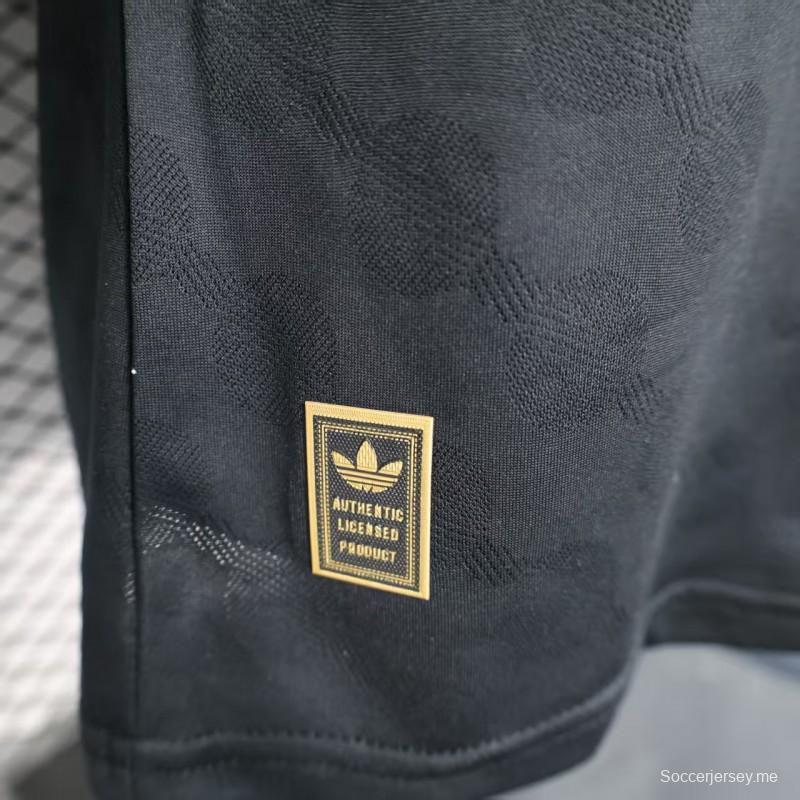 نسخة اللاعب 25/26 ريال مدريد أسود بحواف ذهبية اللون أسود بحواف ذهبية