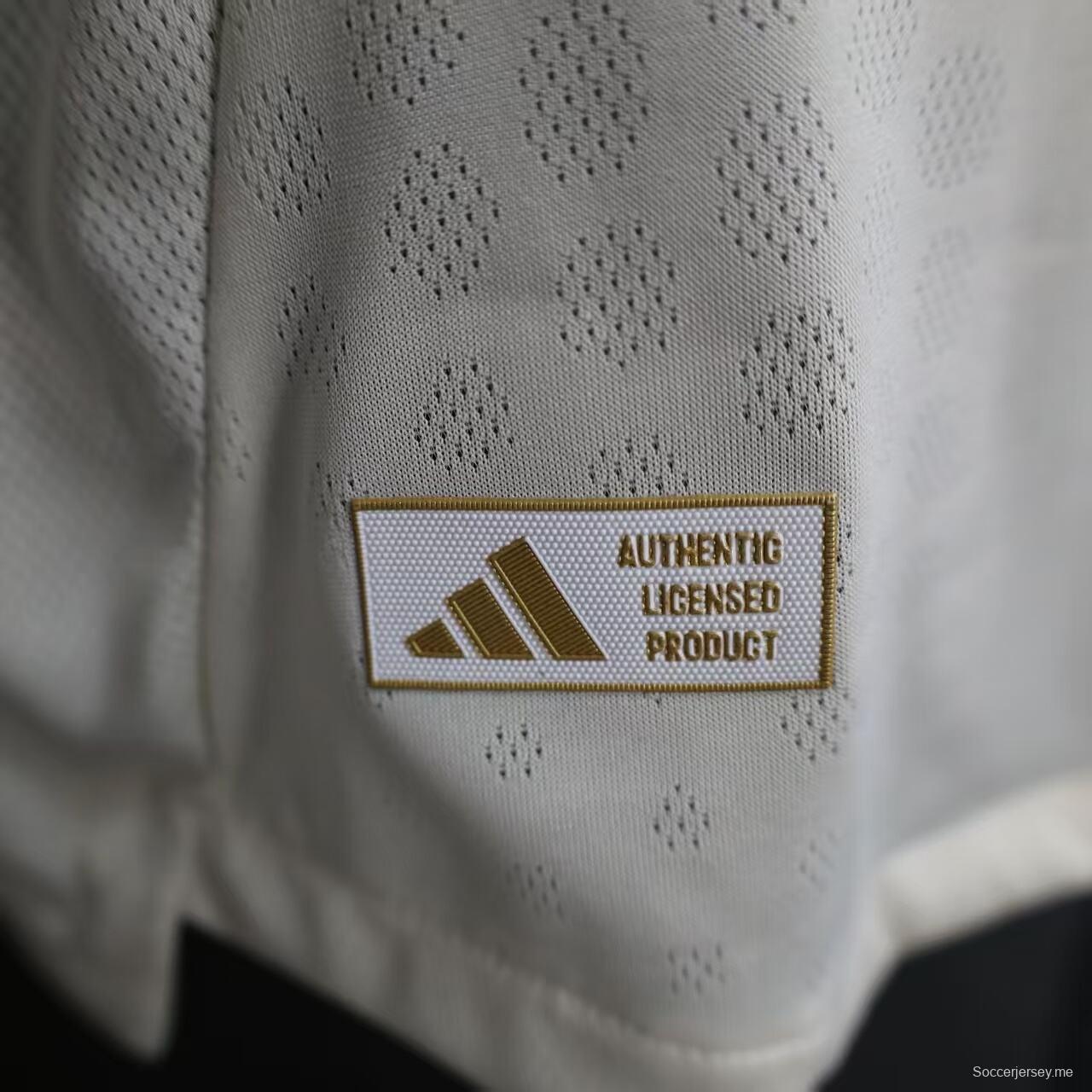 نسخة اللاعب 25/26 قميص ليفربول بأكمام طويلة الأكمام خارج أرضه