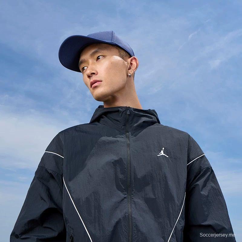 2025 نايك اير جوردان هودي هوديي أسود بسترة واقية من الرياح من نايك جوردان