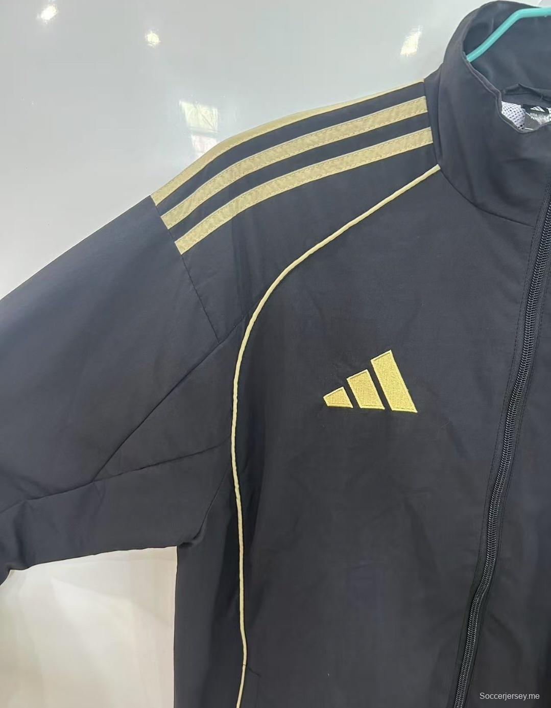 25/26 ليفربول سترة واقية من الرياح السوداء