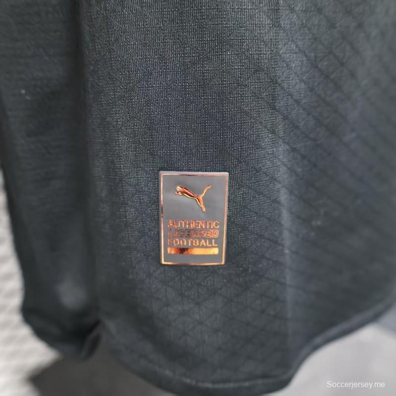 إصدار اللاعب 25/26 قميص مانشستر يونايتد خارج الديار أسود اللون أسود اللون 25/26