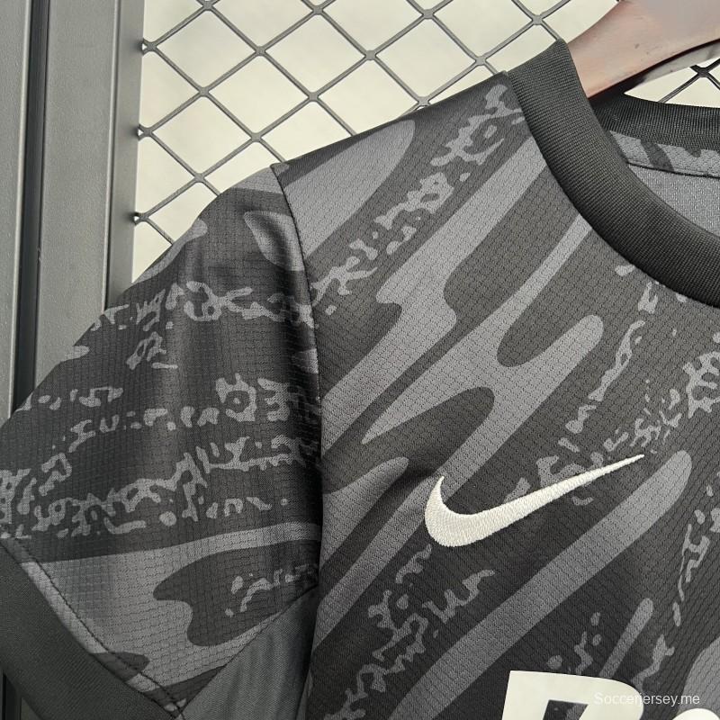 25/26 قميص أسود لحارس مرمى سبورتنج لشبونة للأطفال