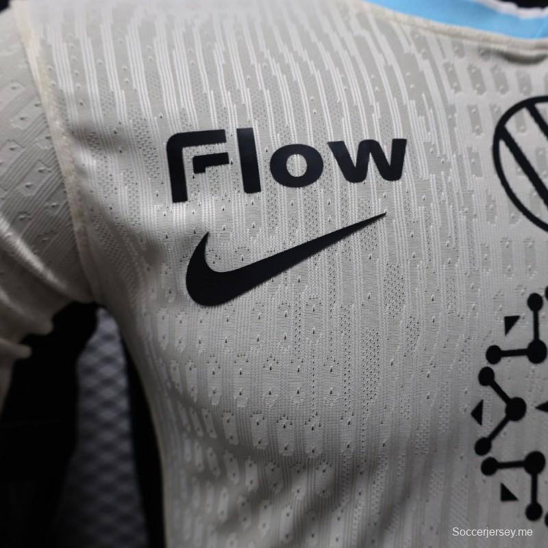 إصدار اللاعب 25/26 قميص الاتحاد الأبيض خارج ملعبه 25/26