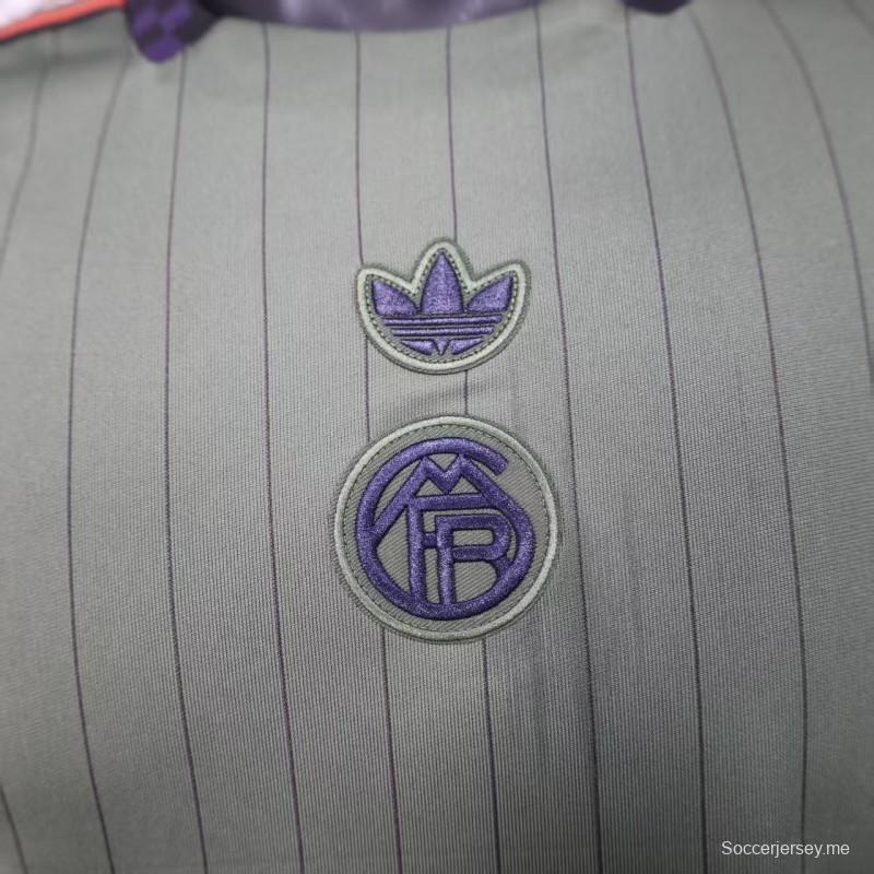 إصدار اللاعب 25/26 قميص بايرن ميونيخ الأخضر العشبي الكاجوال 25/26