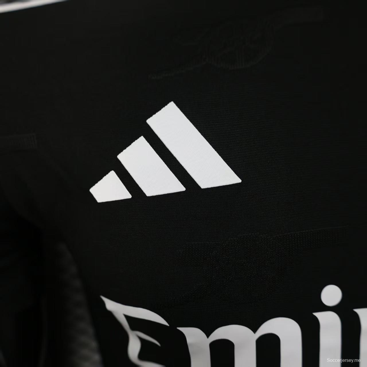 نسخة اللاعب 25/26 قميص أرسنال الأسود قبل المباراة