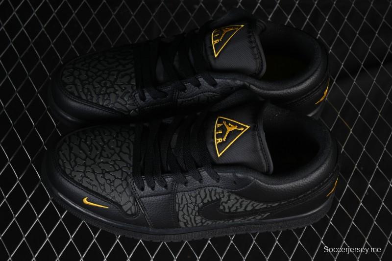 حذاء نايك اير جوردان 1 لاو بطبعة الفيل من نايك - IM6568-010