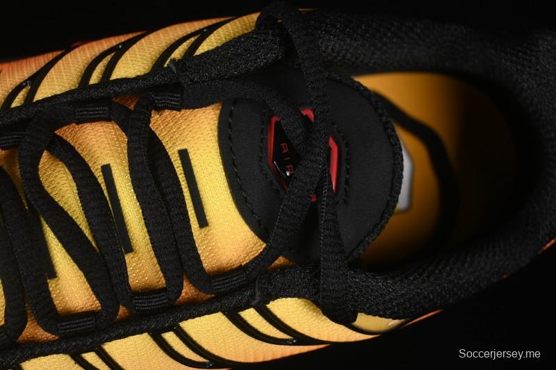 حذاء الجري اير ماكس بلس ريترو من نايك بتقنية الوسائد الهوائية - HF0552-001