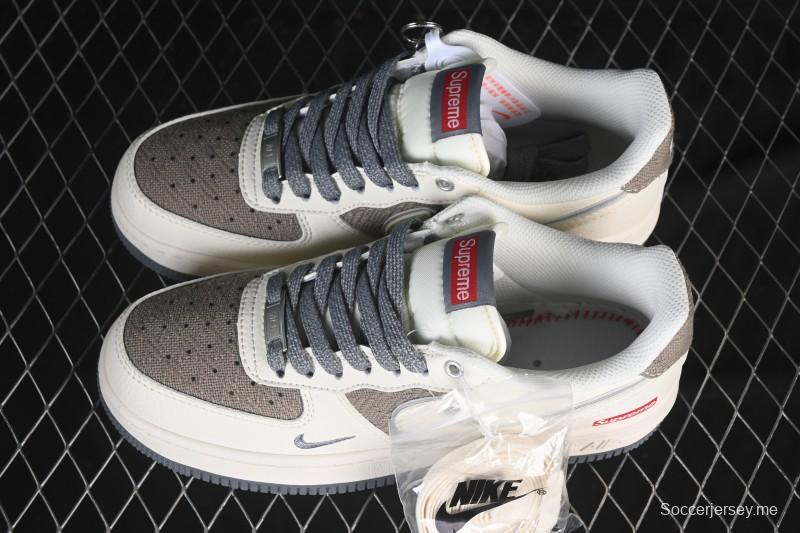 حذاء نايك اير فورس 1 '07 منخفض سوبريم سوبريم سنيكرز كاجوال من قماش البيج - XX3168-210