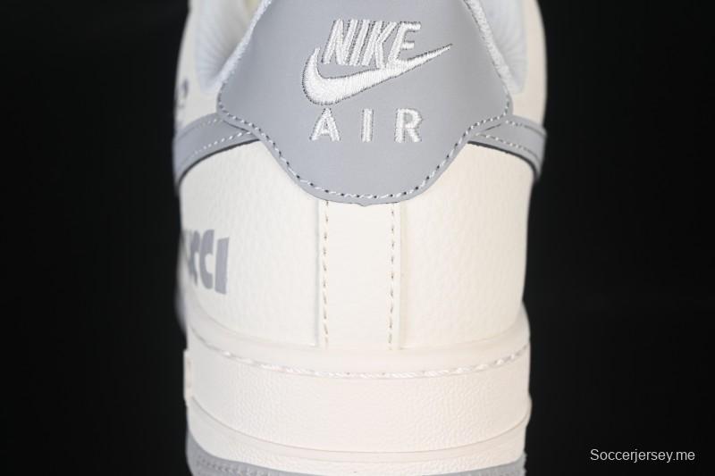 حذاء نايك اير فورس 1 '07 لو من نايك بالتعاون مع غوتشي شبح الوجه البيج الرمادي كاجوال سنيكرز - QW5836-024