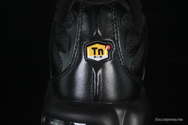 حذاء الجري اير ماكس بلس ريترو من نايك بتقنية الوسائد الهوائية - 604133-050