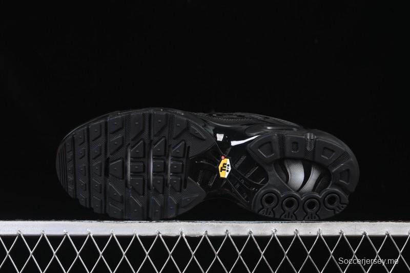 حذاء الجري اير ماكس بلس ريترو من نايك بتقنية الوسائد الهوائية - 604133-050