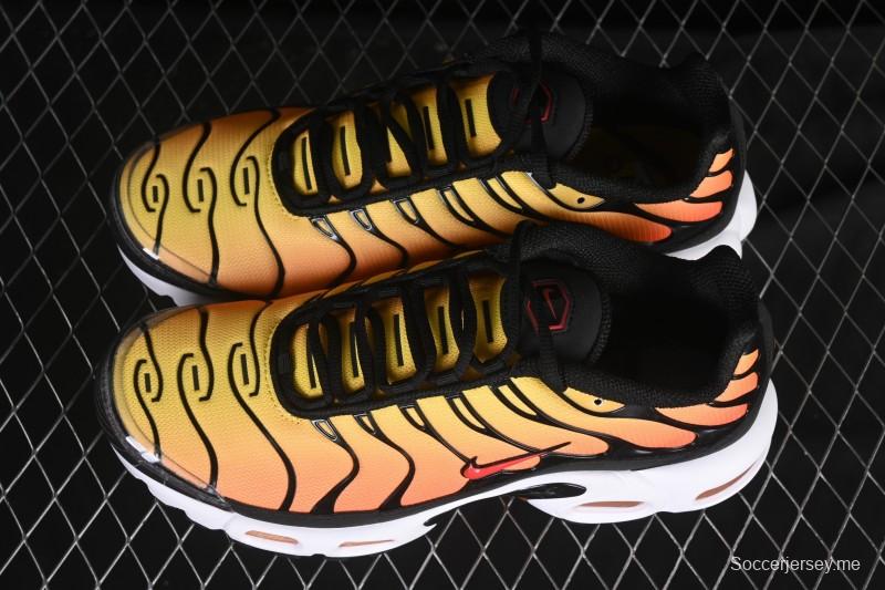 حذاء الجري اير ماكس بلس ريترو من نايك بتقنية الوسائد الهوائية - HF0552-001