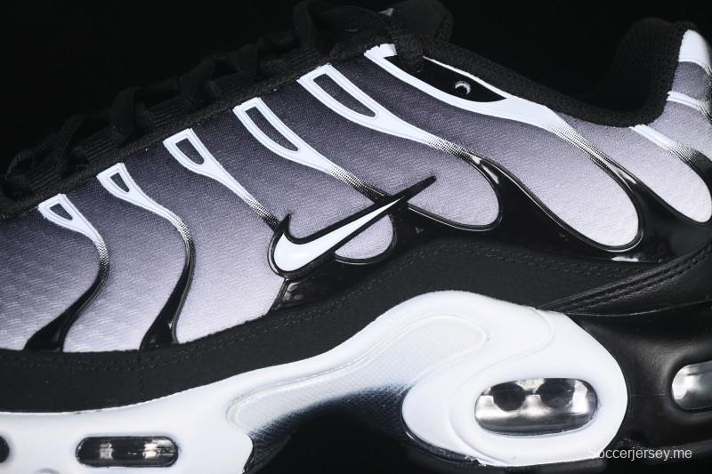 حذاء الجري اير ماكس بلس ريترو من نايك بتقنية الوسائد الهوائية - DM0032-003