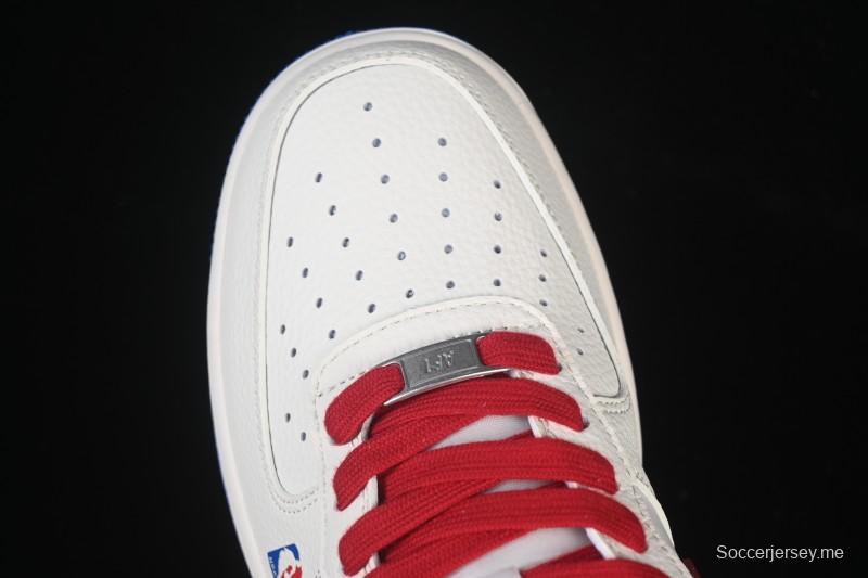 حذاء نايك اير فورس 1 '07 المنخفض من نايك اير فورس 1 '07 ان بي اي تعاون كليبرز أزرق أحمر كاجوال سنيكرز - QW5606-274