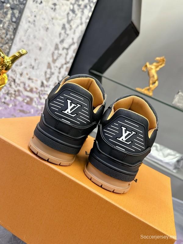 حذاء سنيكرز LV من لويس فويتون LV Trainer Maxi بتفاصيل مونوغرام - AS00360