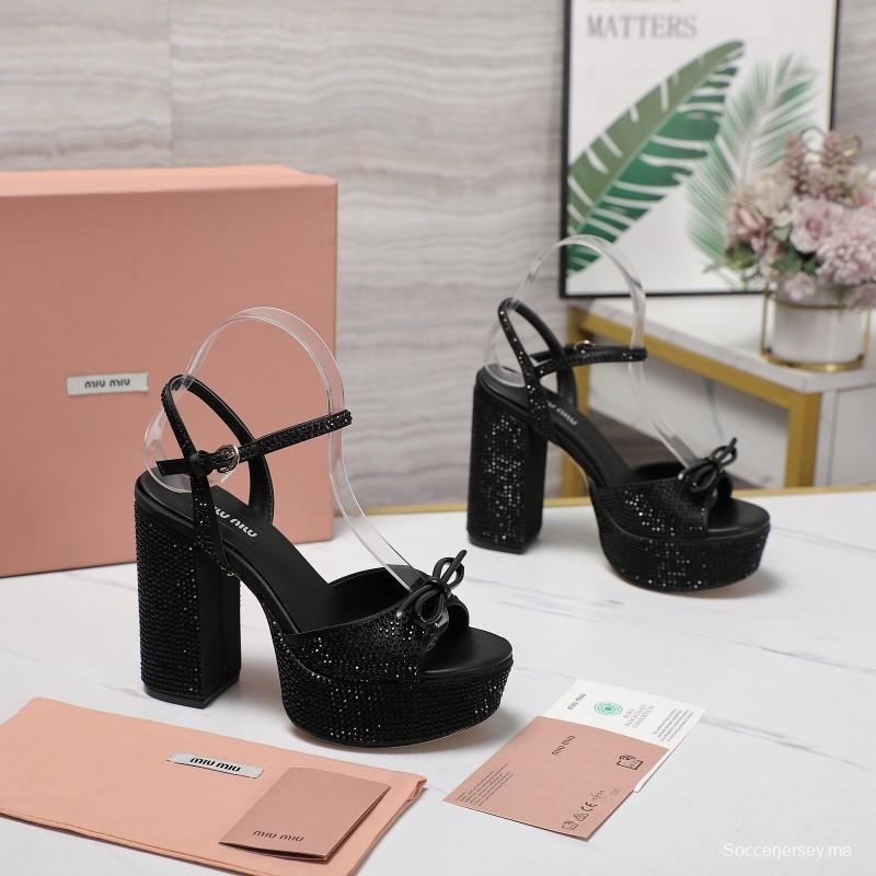 صندل بلينج كريستال من ميو ميو ميو مرصع بعناصر سواروفسكي - KFY00340