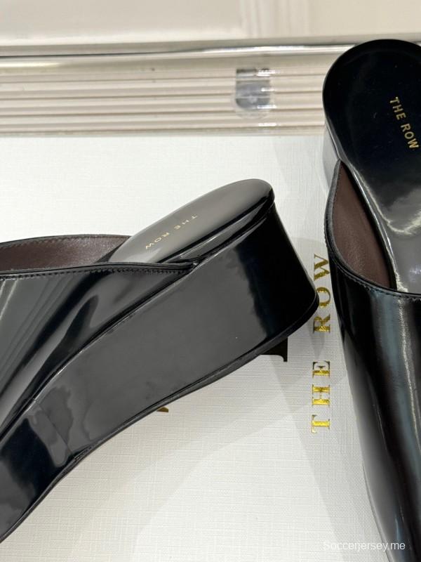 زلاجات ذا رو لموسم خريف/شتاء 2025 ذات المنصة - KFY00280