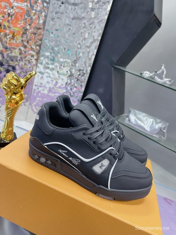 حذاء رياضي LV Trainer Maxi من لويس فويتون LV مزود بكابل شحن LED متعدد الألوان - AS00660