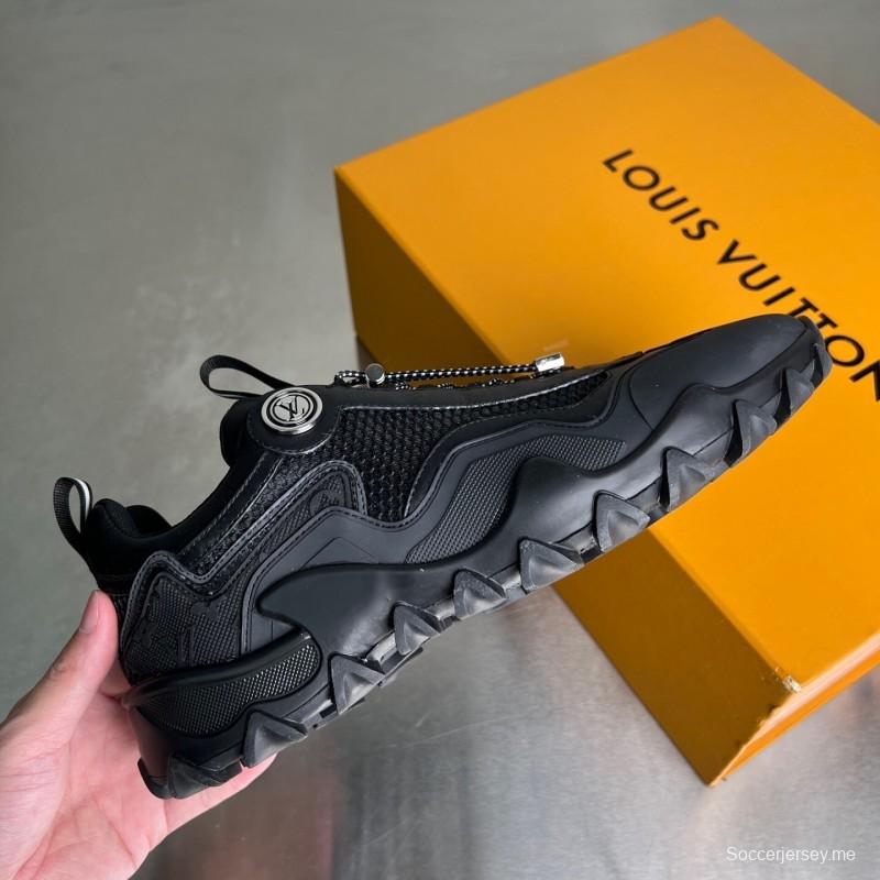 حذاء LV RUSH RUSH من جلد العجل المعدني LV الدائري الدائري المقاوم للانزلاق ذو تصميم كاجوال منخفض - YC