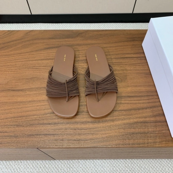 صندل شبكي روماني من ذا رو 2025 بتصميم بسيط - KFY00210