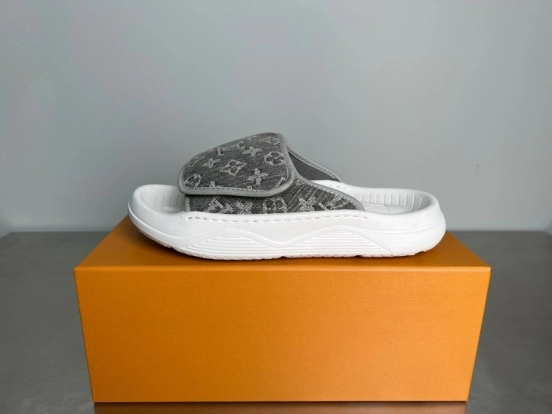 شبشب بغل ميامي من لويس فويتون ميامي مع قفل بخطاف وحلقة - YC