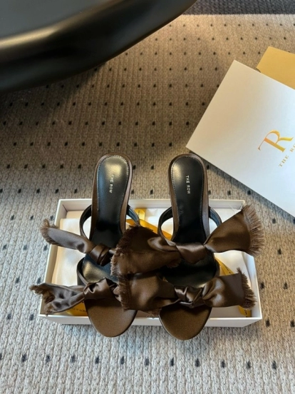 حذاء بعقدة منسوجة يدوياً من ذا رو 25ss - KFY00280