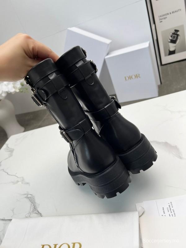 ديور 2025/س 2025/س حذاء ريترو على الطراز البريطاني القديم بروغ على طراز الفارس الجديد - LY00390