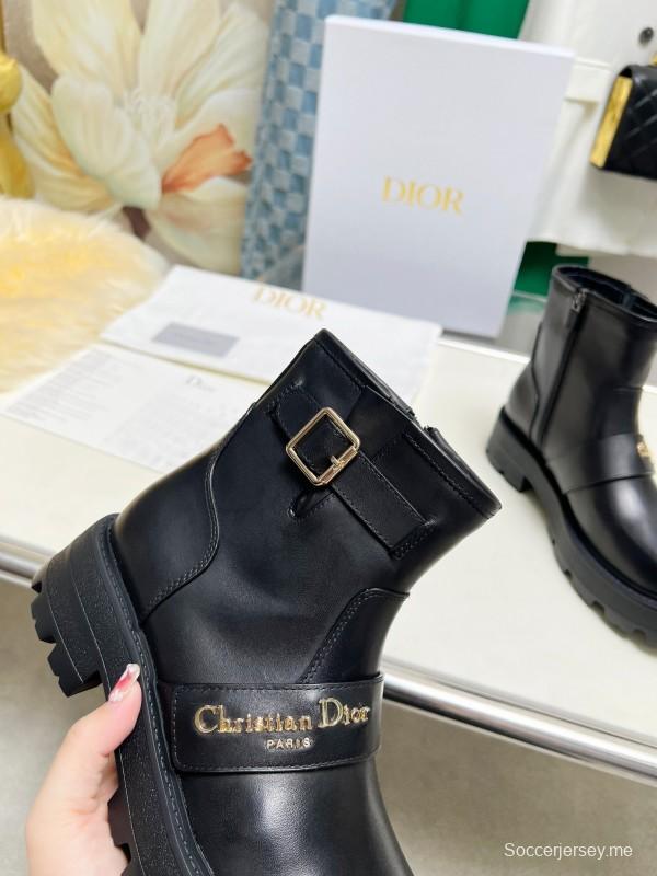 ديور 2025/2025/SS حذاء مارتن بلاتفورم ذو الرقبة العالية من ديور 2025/SS جديد خريف وشتاء بريطاني الطراز - LY00330