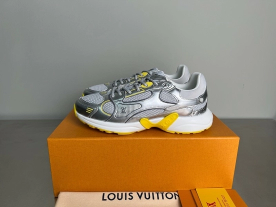 حذاء إل في أولمبيا ذو رباط مستدير من الأمام والجزء العلوي منخفض الكاجوال - YC