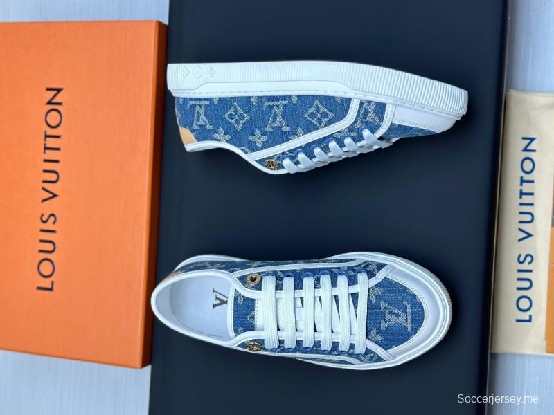 حذاء رياضي أبيض كاجوال بطبعة حيوانات من سلسلة تايم أوت من لويس فويتون - AS00260