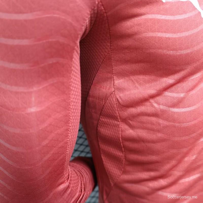 نسخة اللاعب 2026 قميص منتخب البرتغال بأكمام طويلة باللون الأحمر بنقشة موجات أفقية