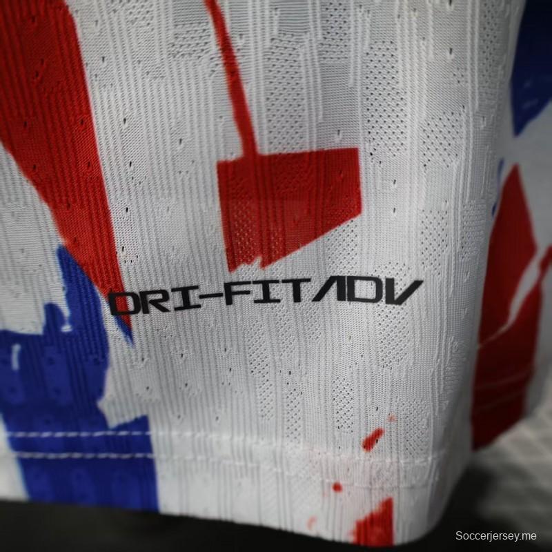 2026 نسخة اللاعبين فرنسا قميص خاص باللون الأبيض مع لمسات باللونين الأزرق والأحمر