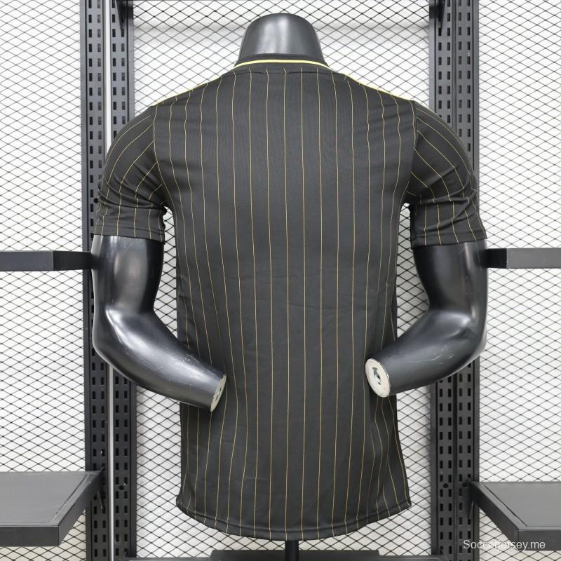 2026 نسخة اللاعب المكسيكي الأسود مع خطوط ذهبية قميص