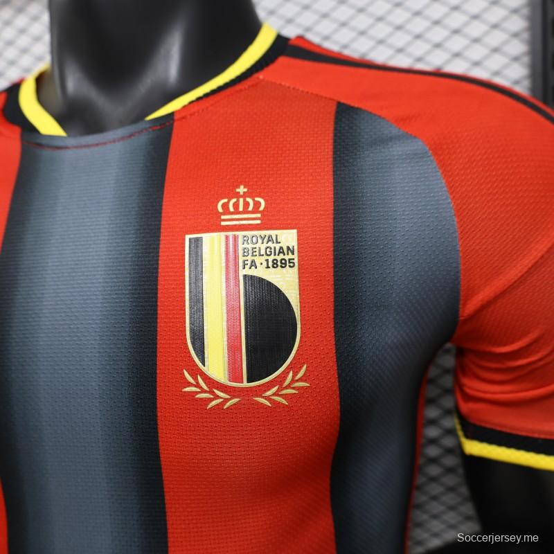 قميص المنتخب البلجيكي للعب على أرضه، إصدار اللاعب 2026