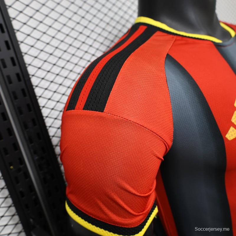 قميص المنتخب البلجيكي للعب على أرضه، إصدار اللاعب 2026