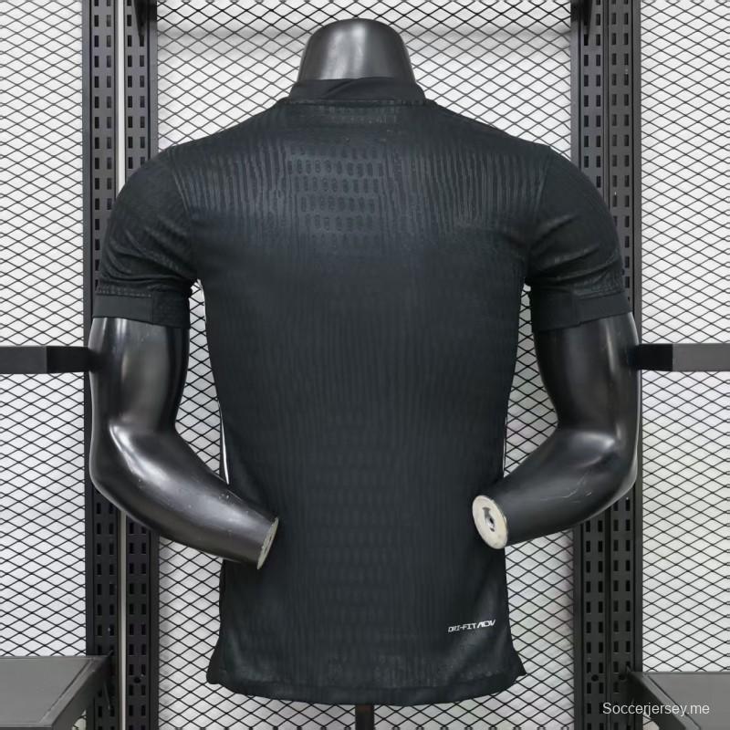قميص فريق فاسكو دا جاما للموسم 2026/2027 (الملعب) باللون الأسود مع شريط مائل أبيض