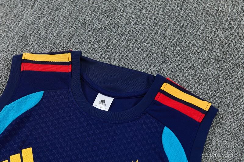 26/27  طقم من سترة تدريب بلا أكمام وشورت باللون الأزرق الداكن من إسبانيا