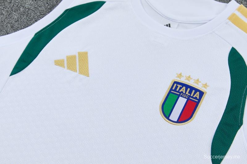 26/27  طقم إيطالي أبيض مكون من سترة تدريب بلا أكمام وشورت