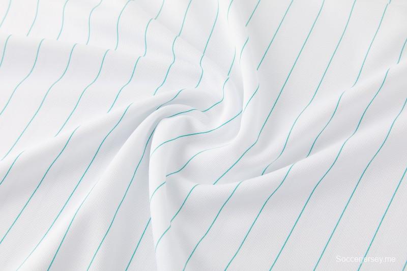 26/27  قميص ليفربول أبيض بأكمام قصيرة + شورت كرة قدم