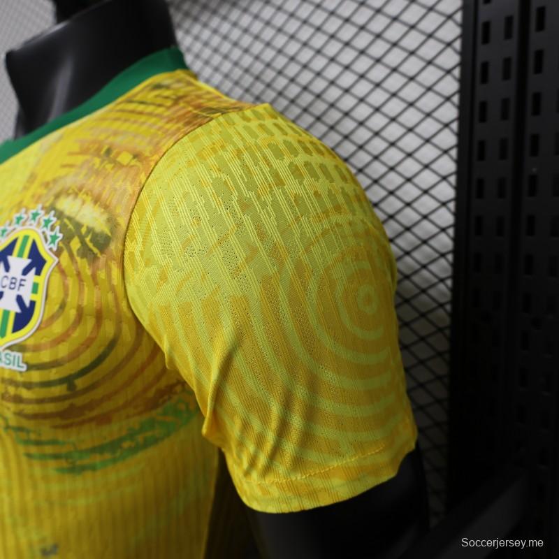قميص اللاعب الإصدار 2026 باللون الأصفر البرازيلي مع لمسات خضراء، إصدار خاص للمباريات على أرض الفريق