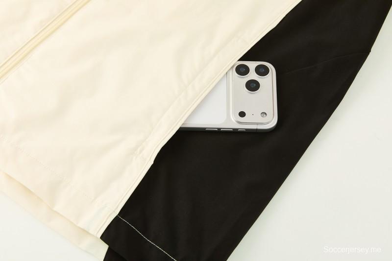 26/27 طقم رياضي من ليفربول بلون كريمي مع سترة بغطاء رأس وسحاب كامل + بنطال طويل أسود