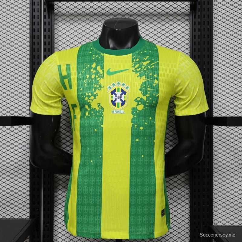 قميص اللاعب الإصدار 2026، البرازيل، الأصفر والأخضر بخطوط عمودية، إصدار خاص
