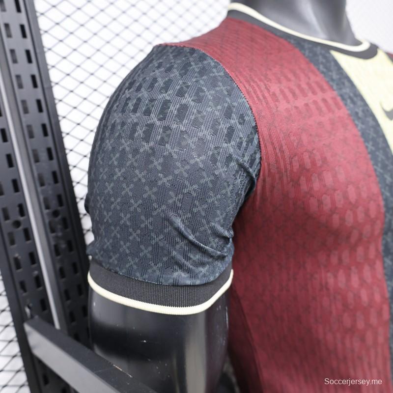 قميص اللاعب الإصدار 26/27  باريس سان جيرمان (PSG) باللون الأسود والبرغندي والذهبي - إصدار خاص